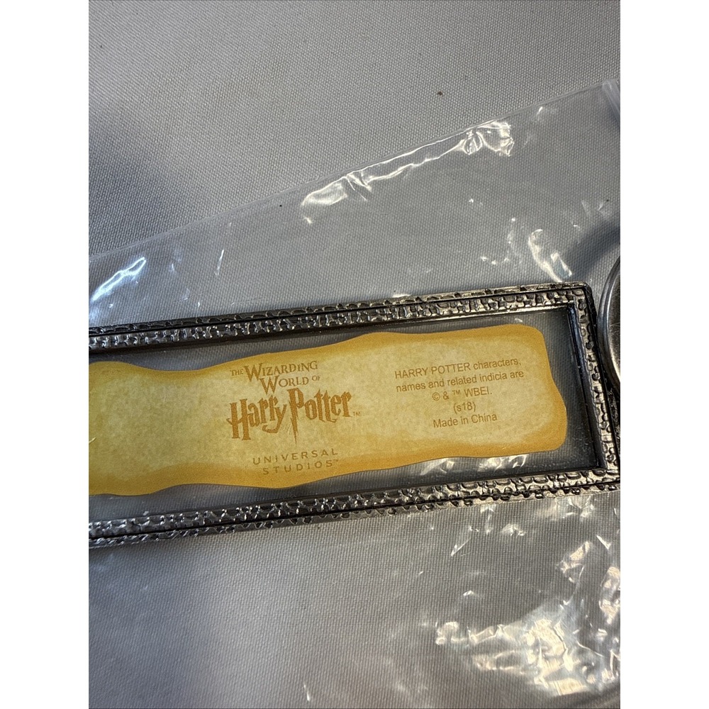 Universal Studios Harry Potter Albus Dumbledore Bravery Quote Pewter Keychain - Picture 5 of 6